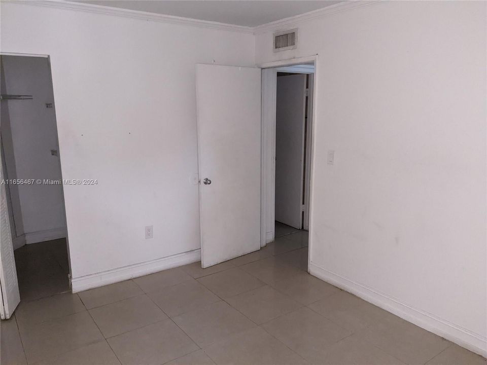 For Rent: $2,500 (2 beds, 2 baths, 925 Square Feet)