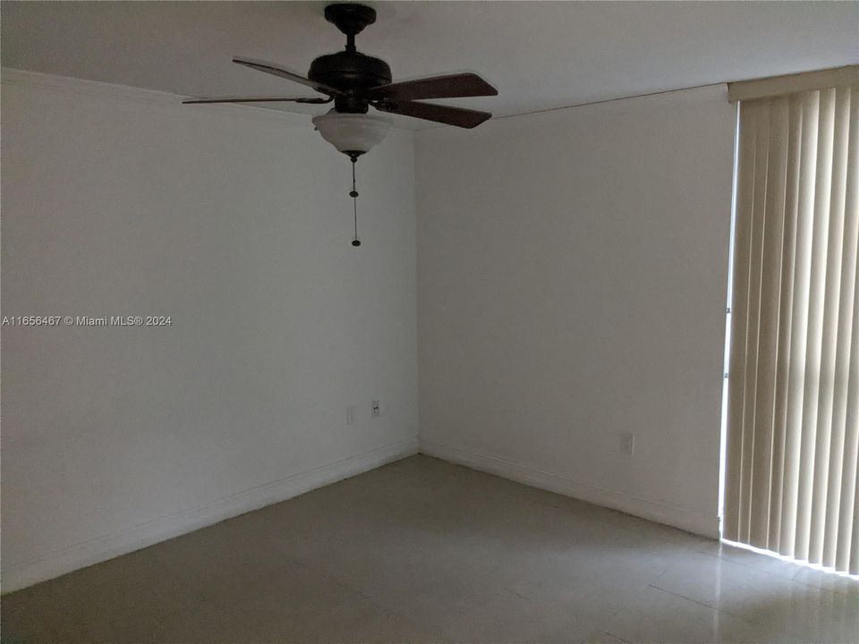 For Rent: $2,500 (2 beds, 2 baths, 925 Square Feet)