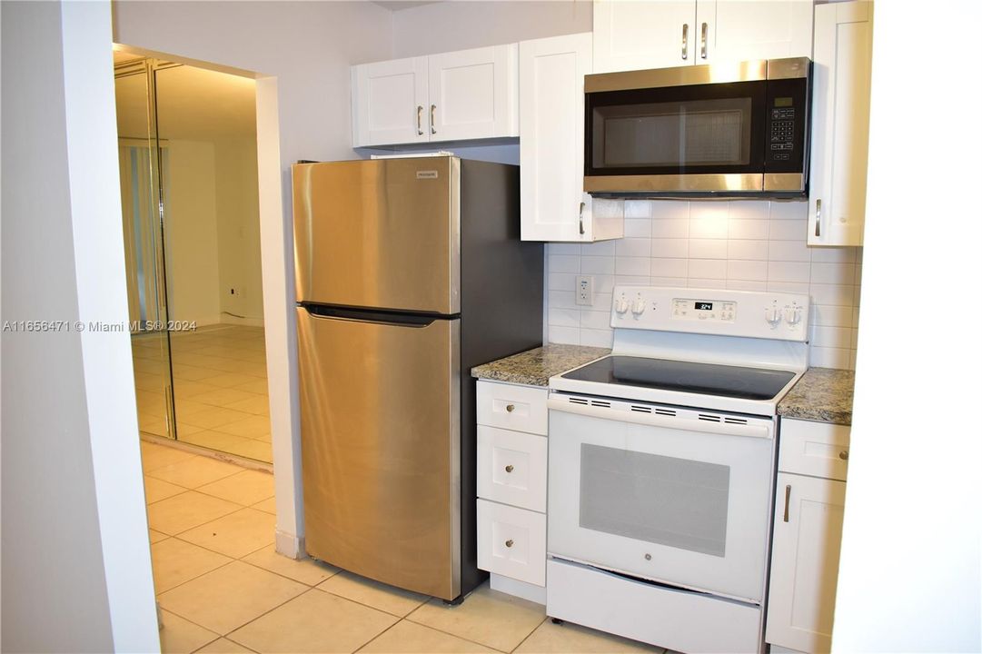 For Sale: $160,000 (2 beds, 2 baths, 850 Square Feet)