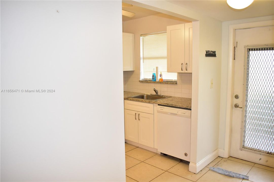 For Sale: $160,000 (2 beds, 2 baths, 850 Square Feet)