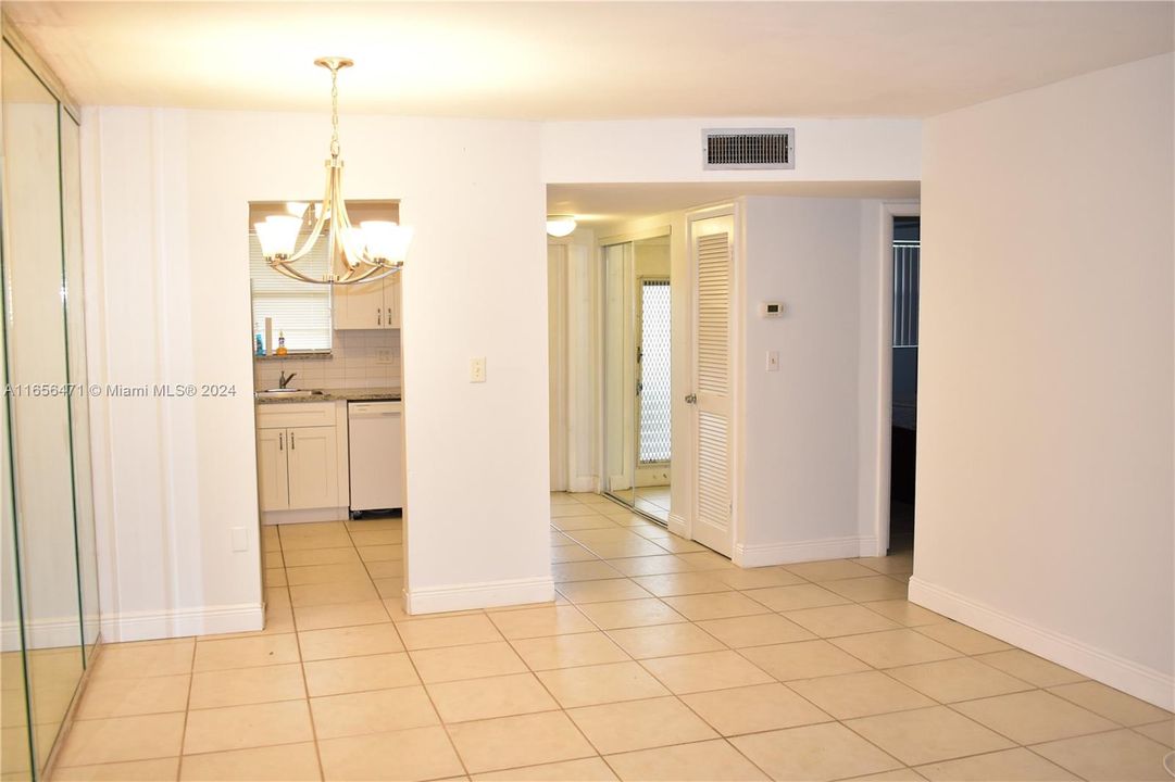 For Sale: $160,000 (2 beds, 2 baths, 850 Square Feet)