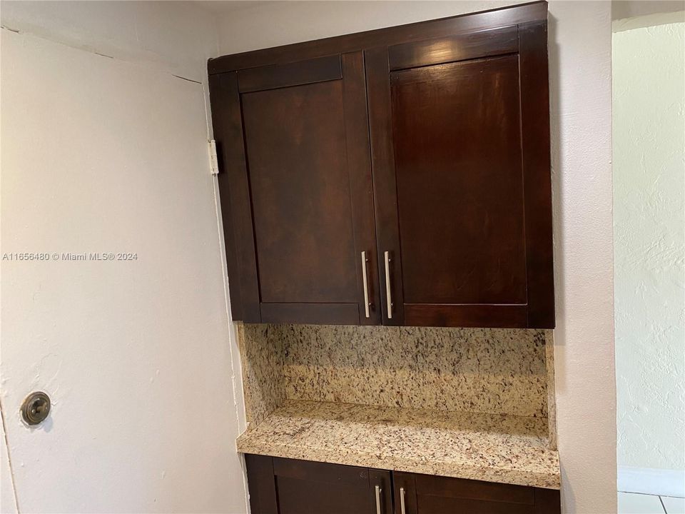 For Rent: $2,450 (2 beds, 2 baths, 982 Square Feet)