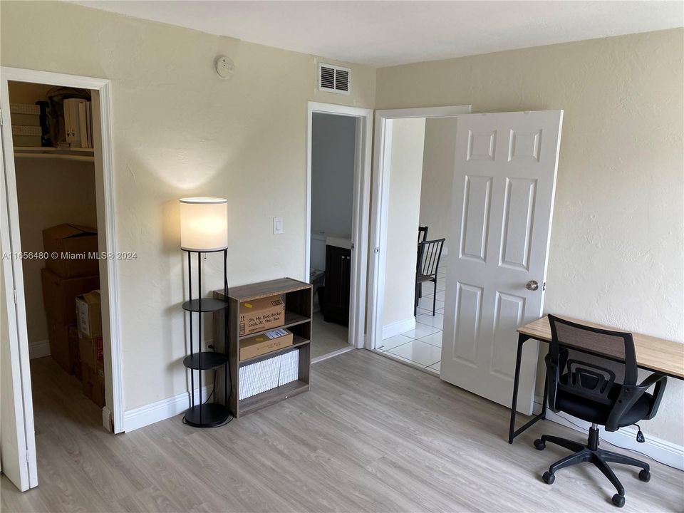 For Rent: $2,450 (2 beds, 2 baths, 982 Square Feet)