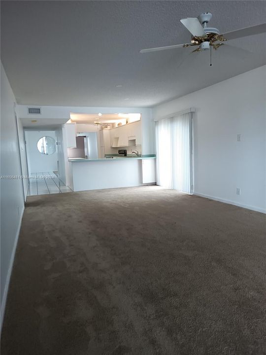 For Rent: $2,100 (2 beds, 2 baths, 1275 Square Feet)