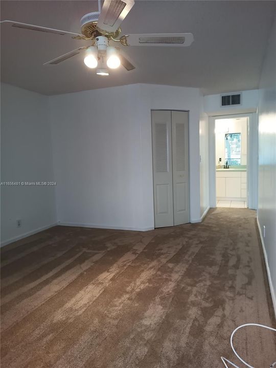 For Rent: $2,100 (2 beds, 2 baths, 1275 Square Feet)