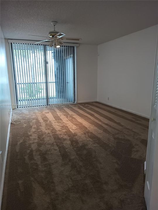 For Rent: $2,100 (2 beds, 2 baths, 1275 Square Feet)