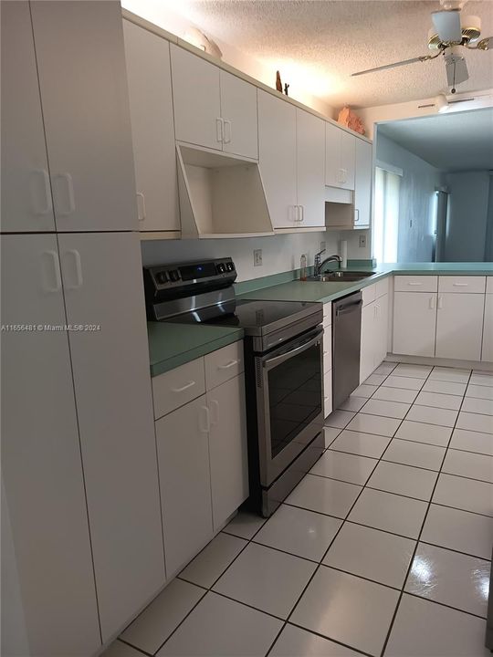 For Rent: $2,100 (2 beds, 2 baths, 1275 Square Feet)