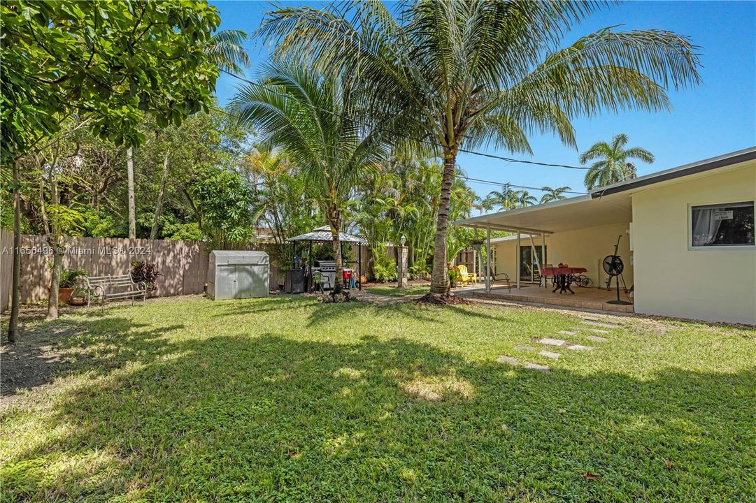 For Sale: $639,900 (3 beds, 2 baths, 1384 Square Feet)