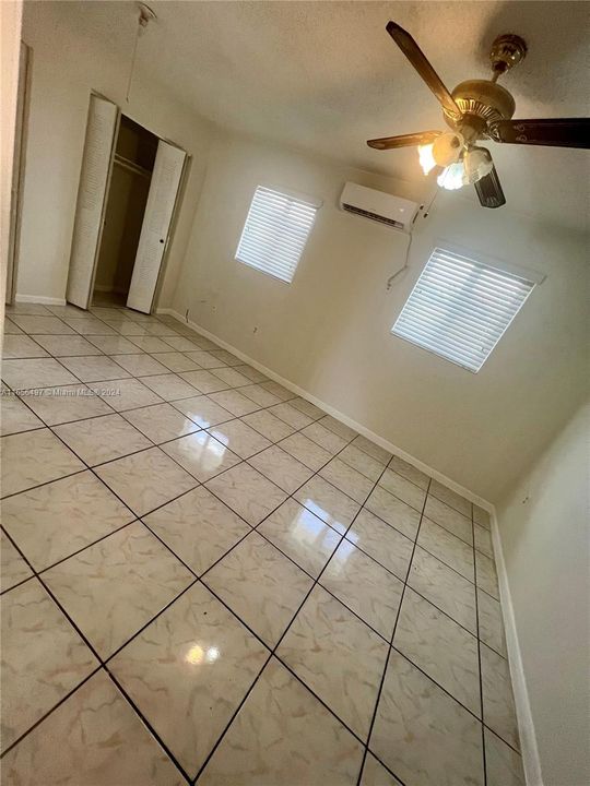 For Rent: $1,600 (1 beds, 1 baths, 2152 Square Feet)