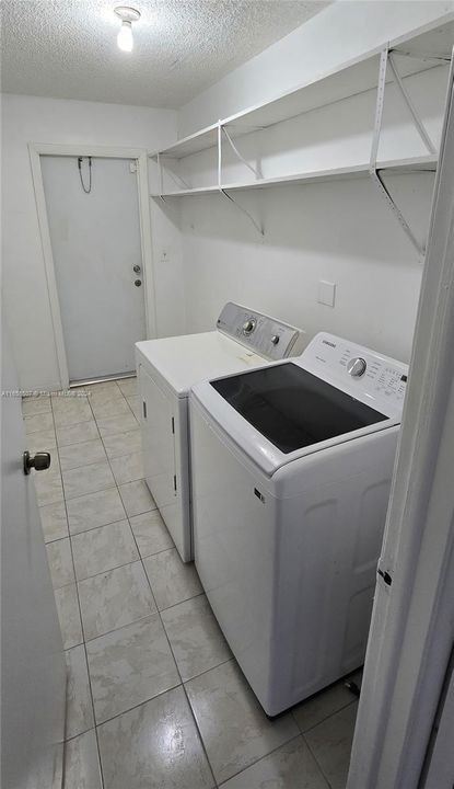 For Rent: $3,500 (3 beds, 2 baths, 4214 Square Feet)