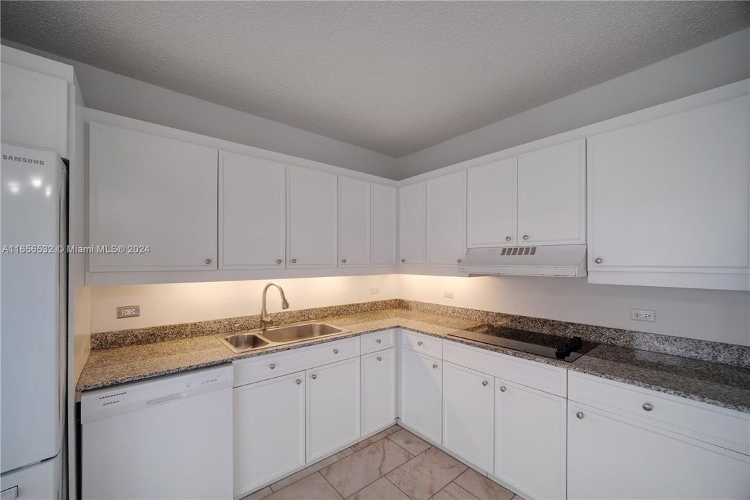 For Rent: $5,000 (2 beds, 2 baths, 1590 Square Feet)