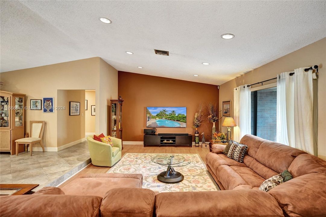 For Sale: $738,800 (4 beds, 2 baths, 2335 Square Feet)