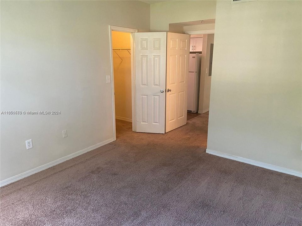 For Sale: $319,000 (2 beds, 2 baths, 1130 Square Feet)