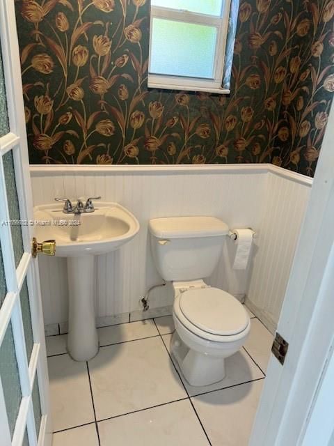 1/2 bathroom