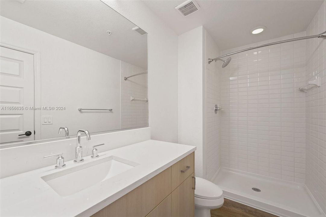 Active With Contract: $2,823 (2 beds, 2 baths, 1470 Square Feet)