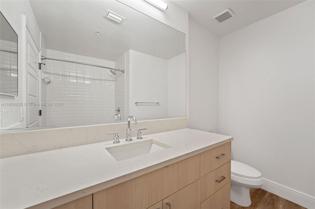 Active With Contract: $2,823 (2 beds, 2 baths, 1470 Square Feet)