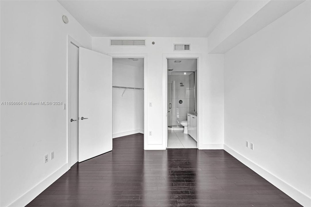 Recently Sold: $699,000 (2 beds, 2 baths, 1123 Square Feet)