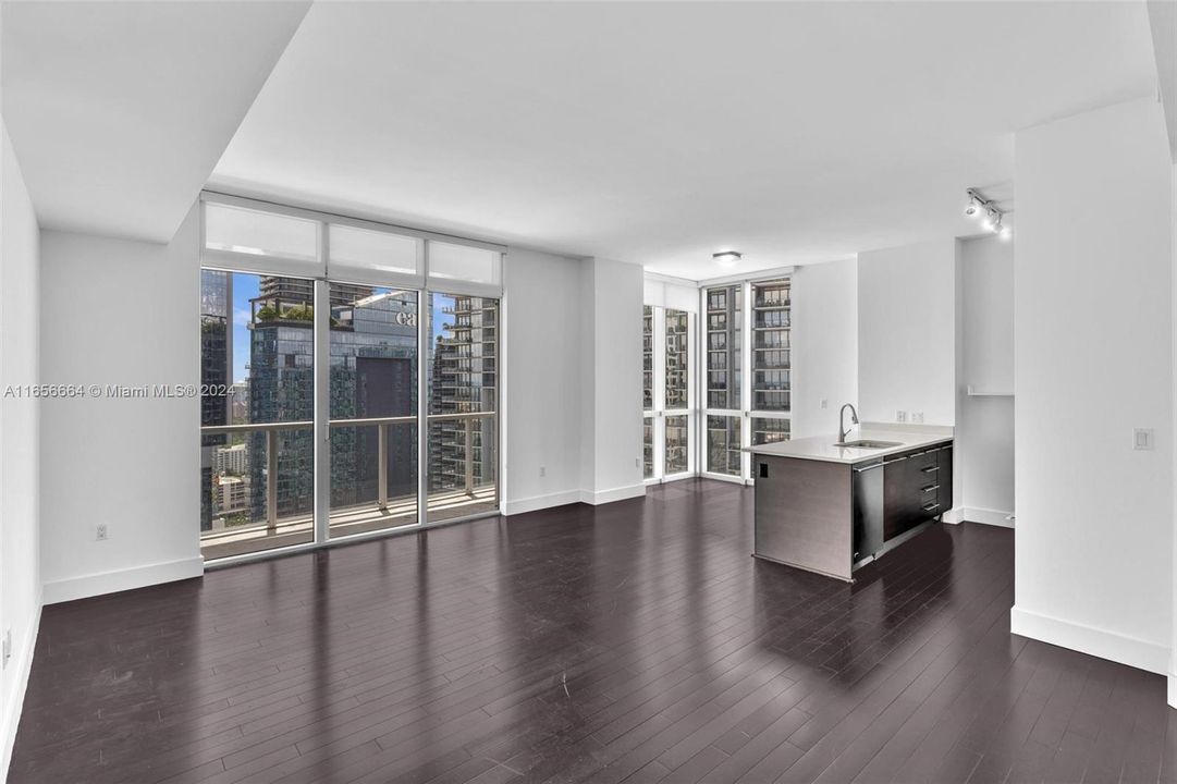 Recently Sold: $699,000 (2 beds, 2 baths, 1123 Square Feet)