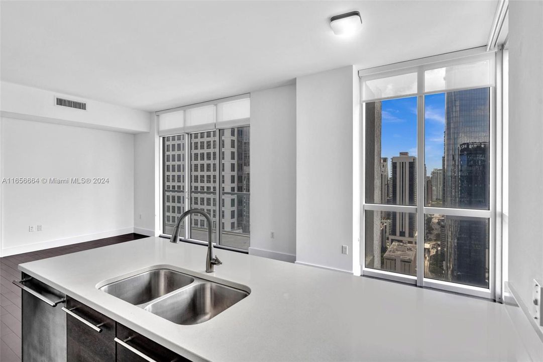Recently Sold: $699,000 (2 beds, 2 baths, 1123 Square Feet)