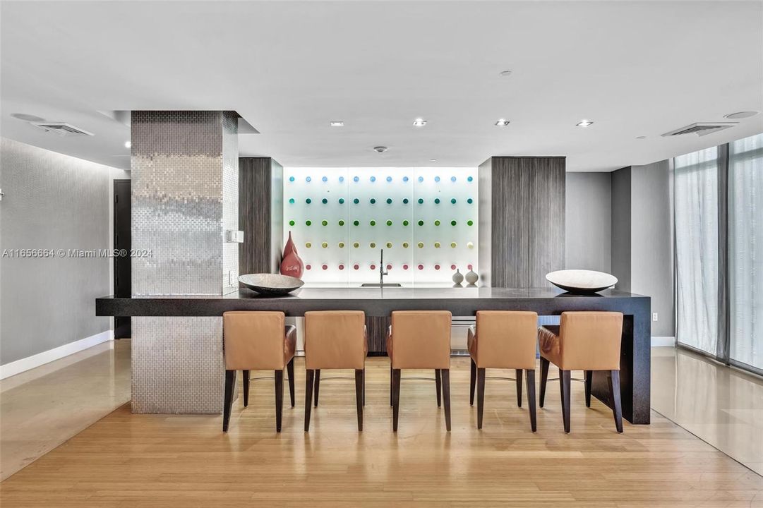 Recently Sold: $699,000 (2 beds, 2 baths, 1123 Square Feet)