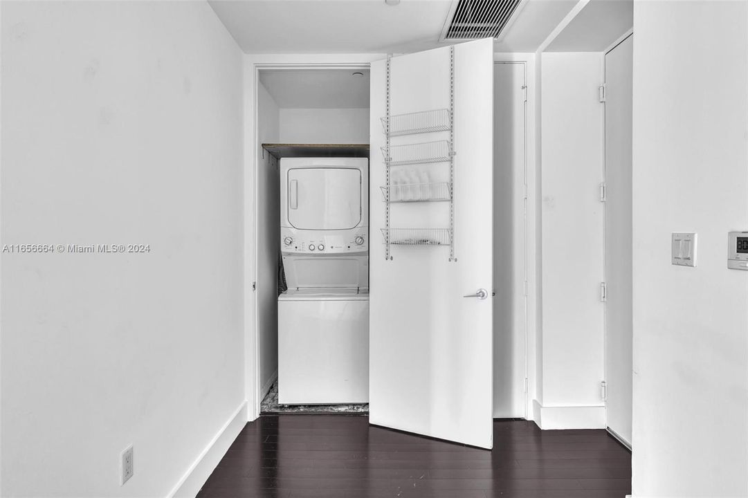 Recently Sold: $699,000 (2 beds, 2 baths, 1123 Square Feet)