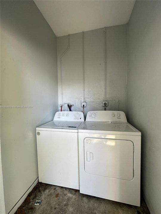 For Rent: $2,500 (2 beds, 1 baths, 1455 Square Feet)