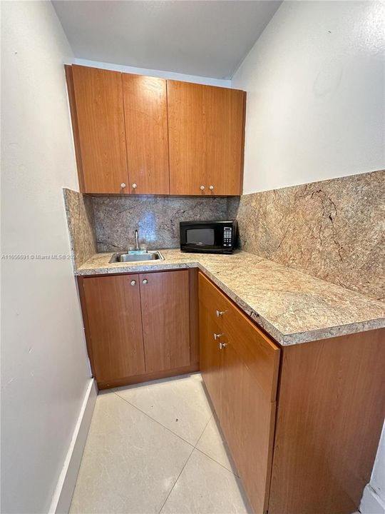 For Rent: $1,500 (1 beds, 1 baths, 280 Square Feet)