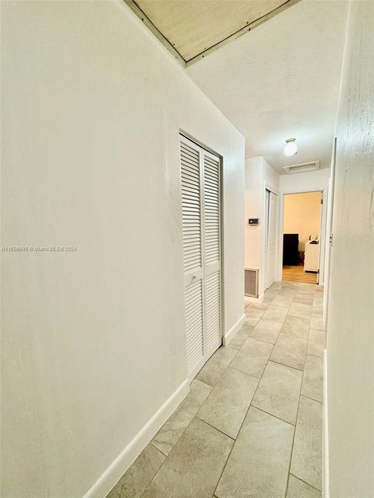 For Rent: $2,950 (3 beds, 1 baths, 1897 Square Feet)