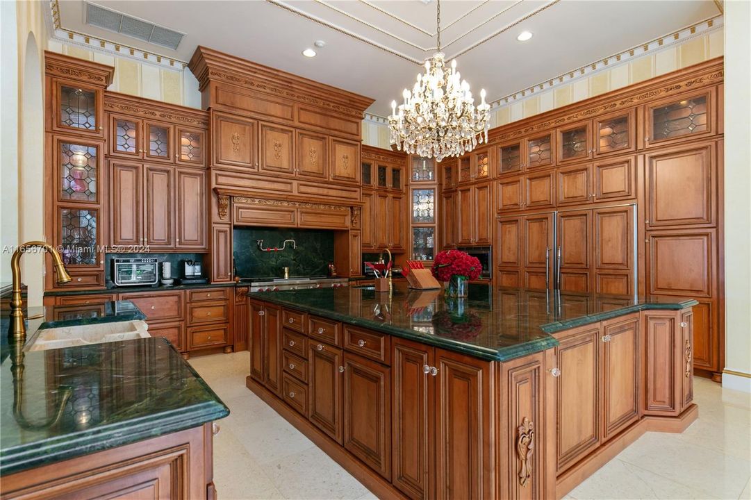 For Sale: $7,250,000 (8 beds, 8 baths, 10285 Square Feet)