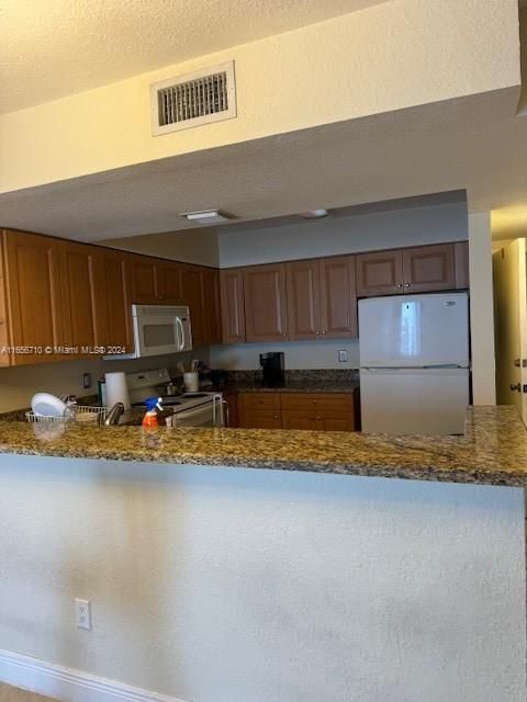 For Rent: $1,800 (1 beds, 1 baths, 810 Square Feet)