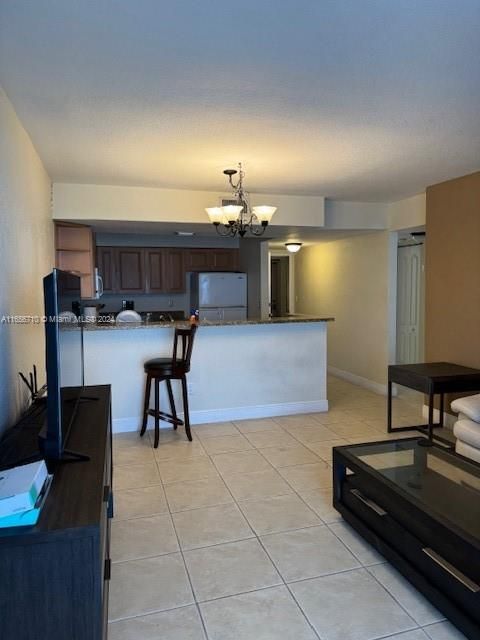 For Rent: $1,800 (1 beds, 1 baths, 810 Square Feet)