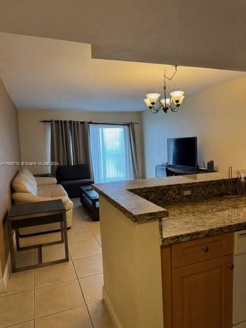 For Rent: $1,800 (1 beds, 1 baths, 810 Square Feet)