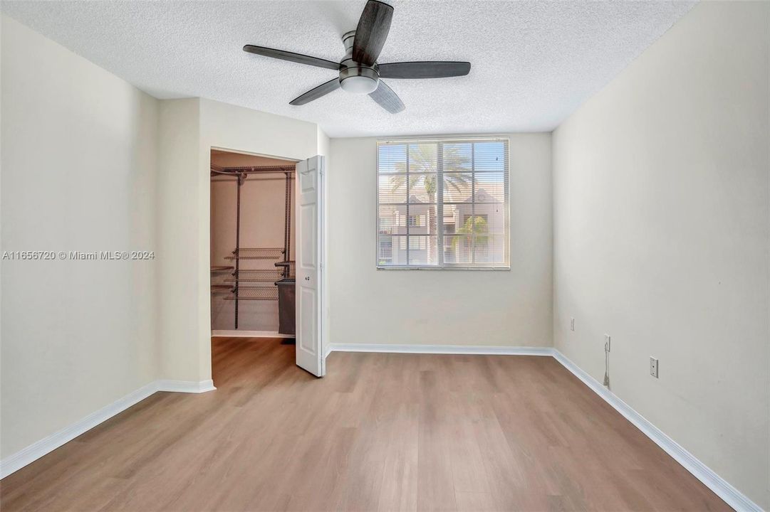 For Rent: $1,875 (1 beds, 1 baths, 742 Square Feet)