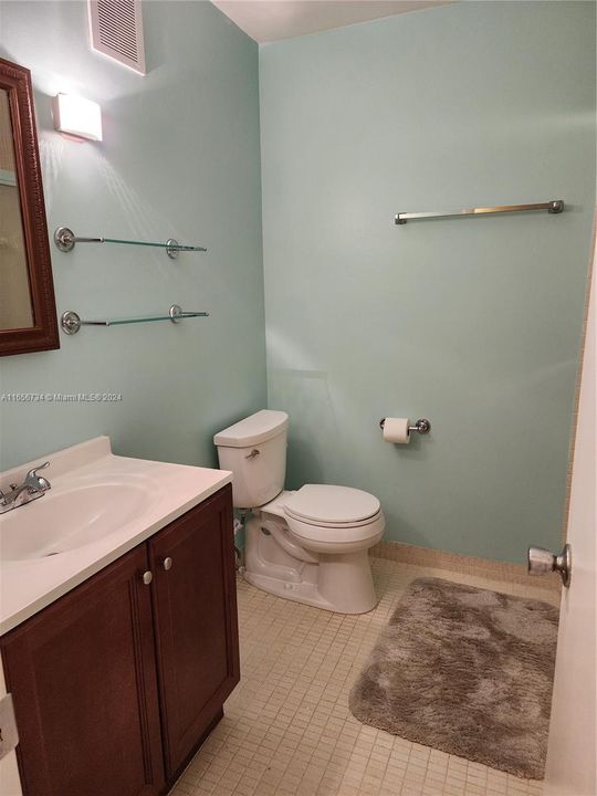 For Sale: $175,000 (2 beds, 2 baths, 1078 Square Feet)