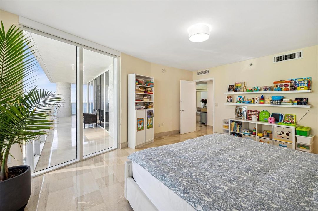 For Sale: $1,195,000 (2 beds, 2 baths, 1782 Square Feet)