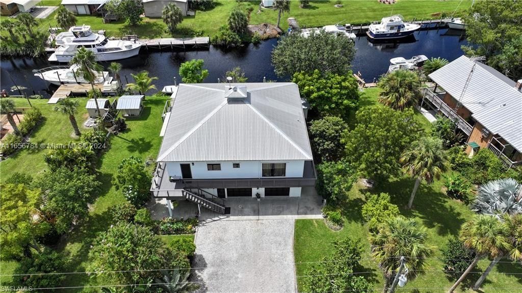 1102 Dolphin Lane, Moore Haven, FL 33471 in Turkey Creek (Ortona) on the Intercoastal