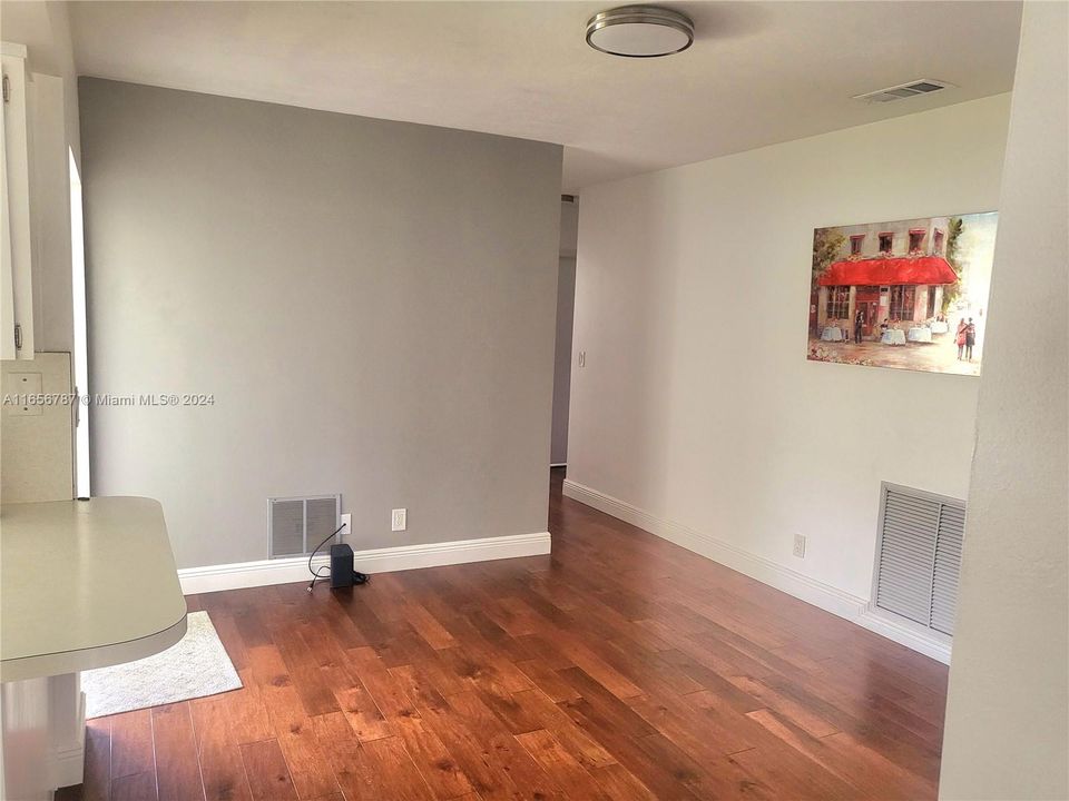 For Rent: $5,000 (4 beds, 2 baths, 1521 Square Feet)