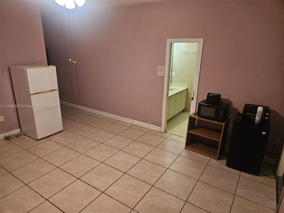 For Rent: $1,500 (1 beds, 1 baths, 600 Square Feet)