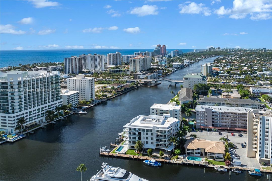 For Sale: $1,999,900 (3 beds, 3 baths, 1878 Square Feet)