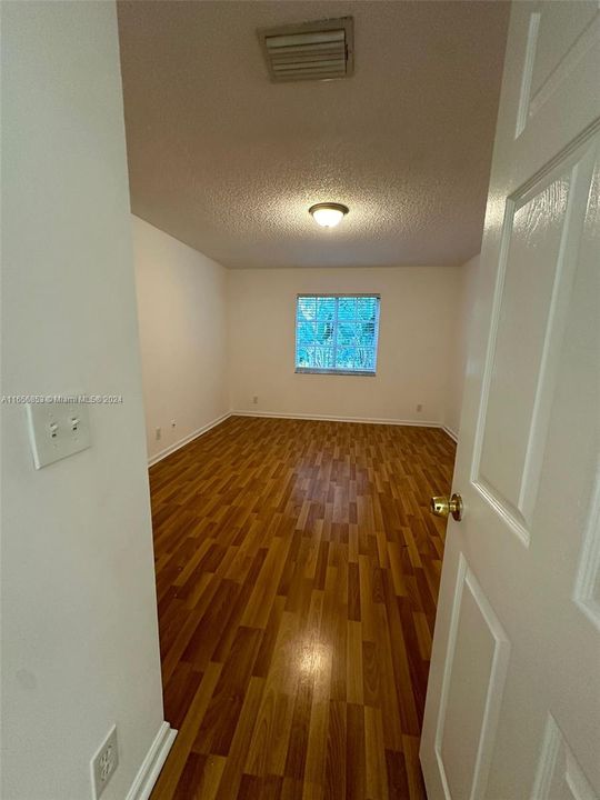 For Rent: $2,700 (3 beds, 2 baths, 1427 Square Feet)