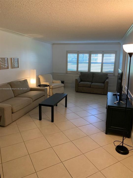 For Rent: $2,200 (3 beds, 2 baths, 1119 Square Feet)