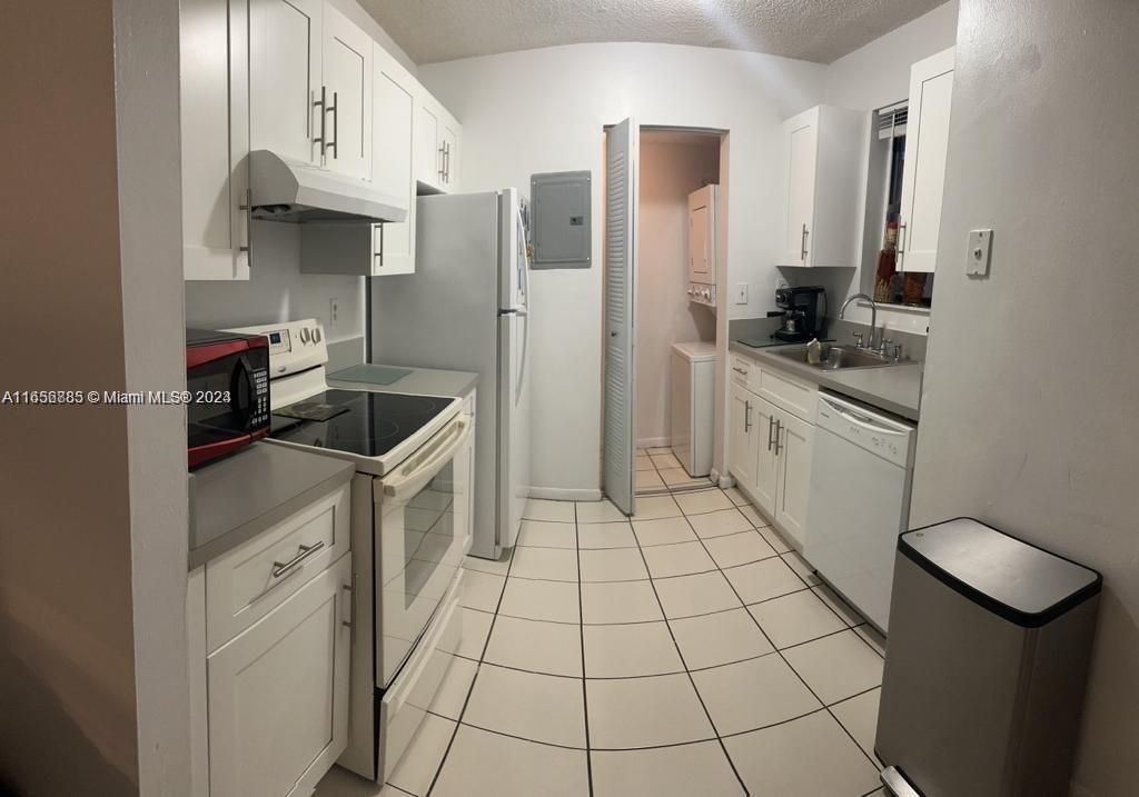 For Rent: $2,250 (2 beds, 1 baths, 758 Square Feet)