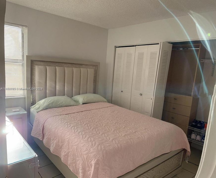 For Rent: $2,250 (2 beds, 1 baths, 758 Square Feet)