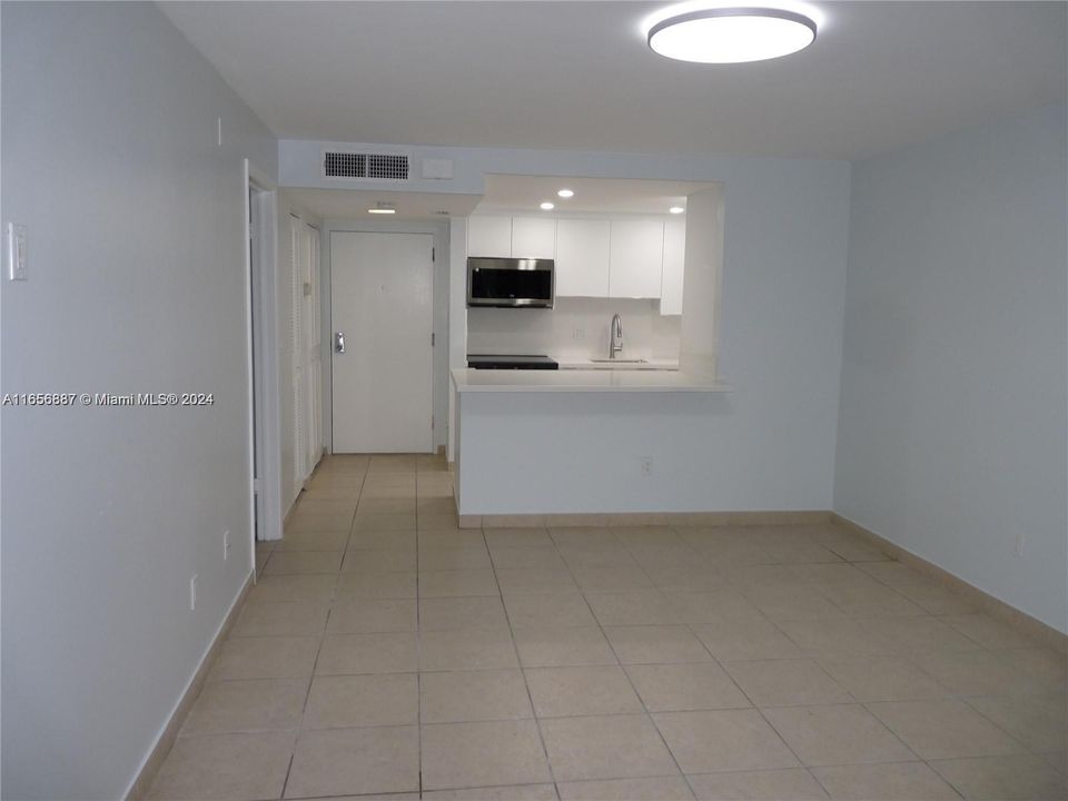 For Rent: $2,000 (1 beds, 1 baths, 614 Square Feet)