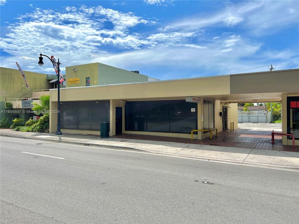 2,239 SF for Lease 43' frontage on Coral Way