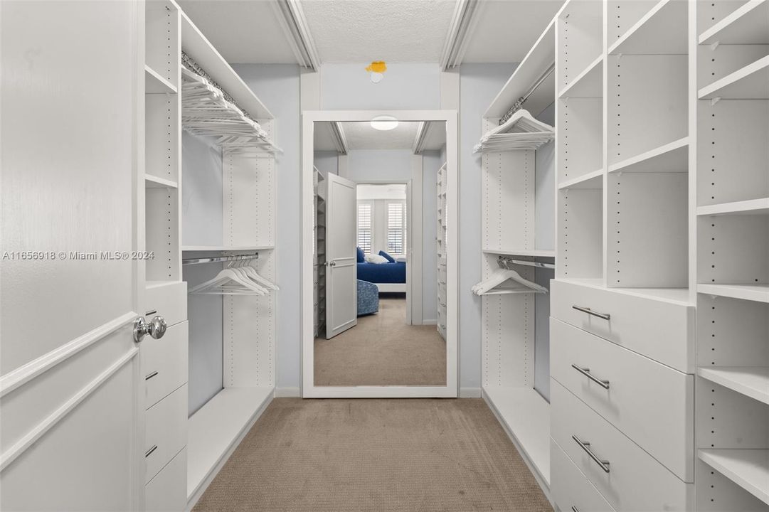 Walk-in Closet