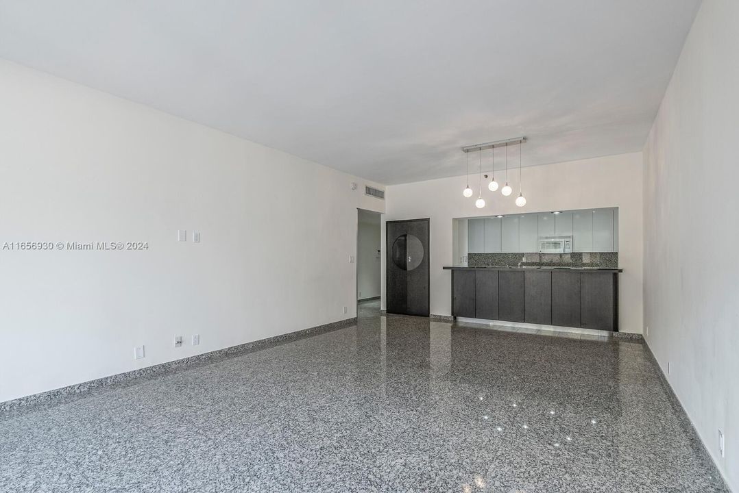 For Sale: $1,125,000 (2 beds, 2 baths, 1454 Square Feet)