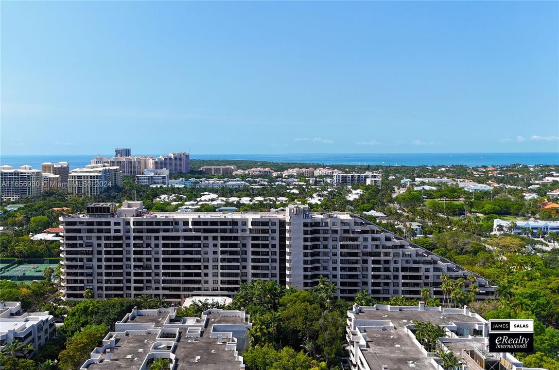 For Sale: $1,125,000 (2 beds, 2 baths, 1454 Square Feet)