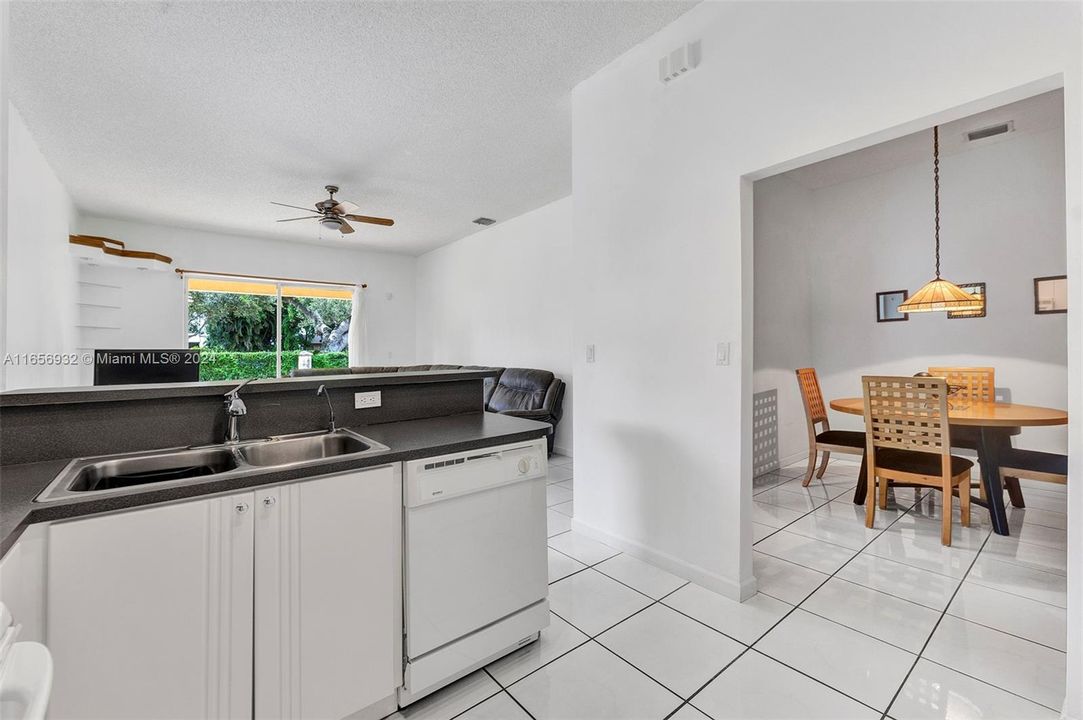 For Sale: $592,500 (3 beds, 2 baths, 1639 Square Feet)