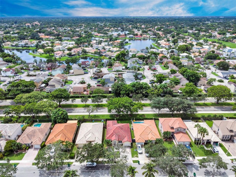 For Sale: $592,500 (3 beds, 2 baths, 1639 Square Feet)